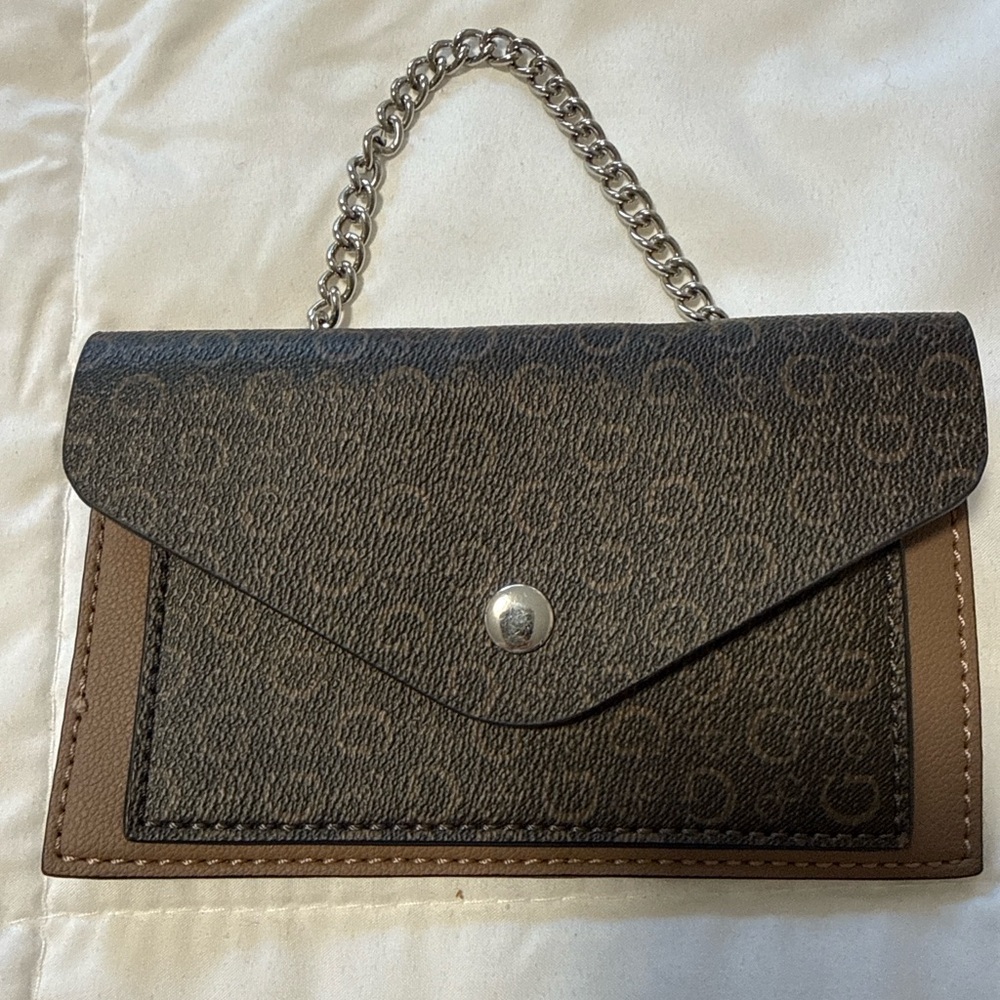Guess Brown logo envelope wallet w/ silver chain strap.